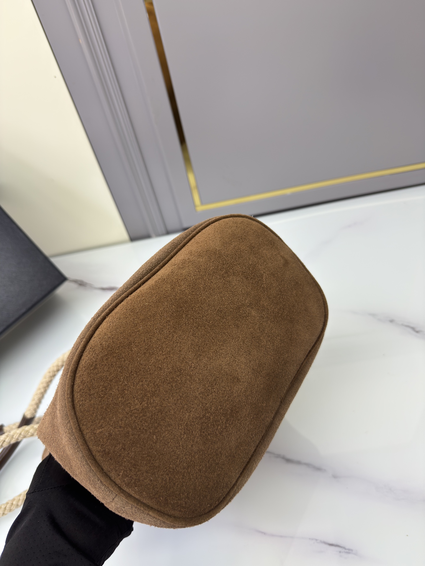 프라다 프라다 마리너 스웨이드 버킷백 레플리카 4번 이미지 - Bag | 세미샵 레플리카 사이트