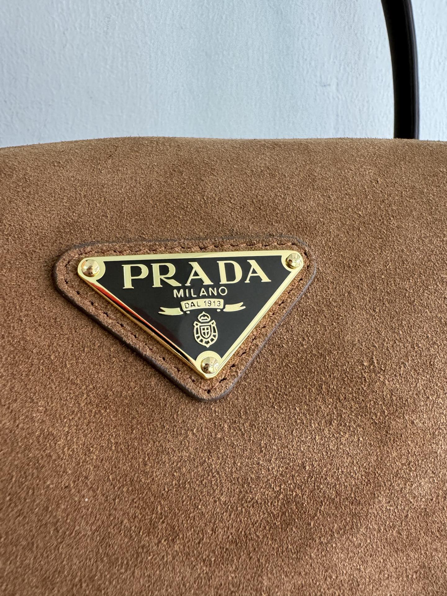 프라다 프라다 미디움 스웨이드 탑 핸들 레플리카 5번 이미지 - Bag | 세미샵 레플리카 사이트