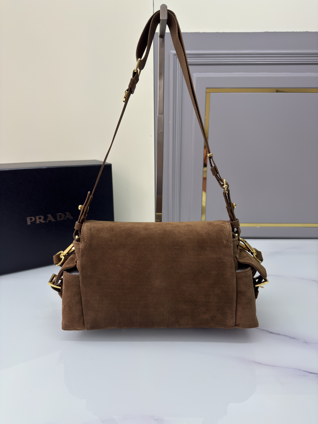 프라다 프라다 익스플로어 미디움 스웨이드 숄더백 레플리카 2번 이미지 - Bag | 세미샵 레플리카 사이트