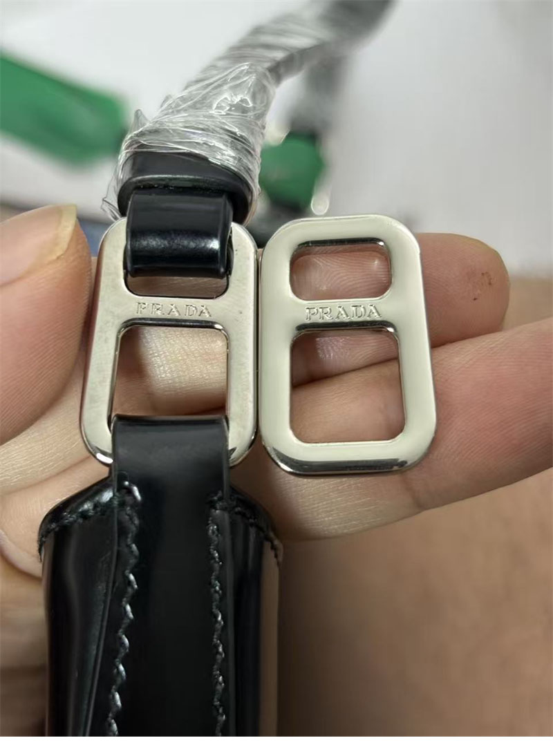 프라다 프라다 클레오 브러시드 레더 숄더백 레플리카 18번 이미지 - Bag | 세미샵 레플리카 사이트