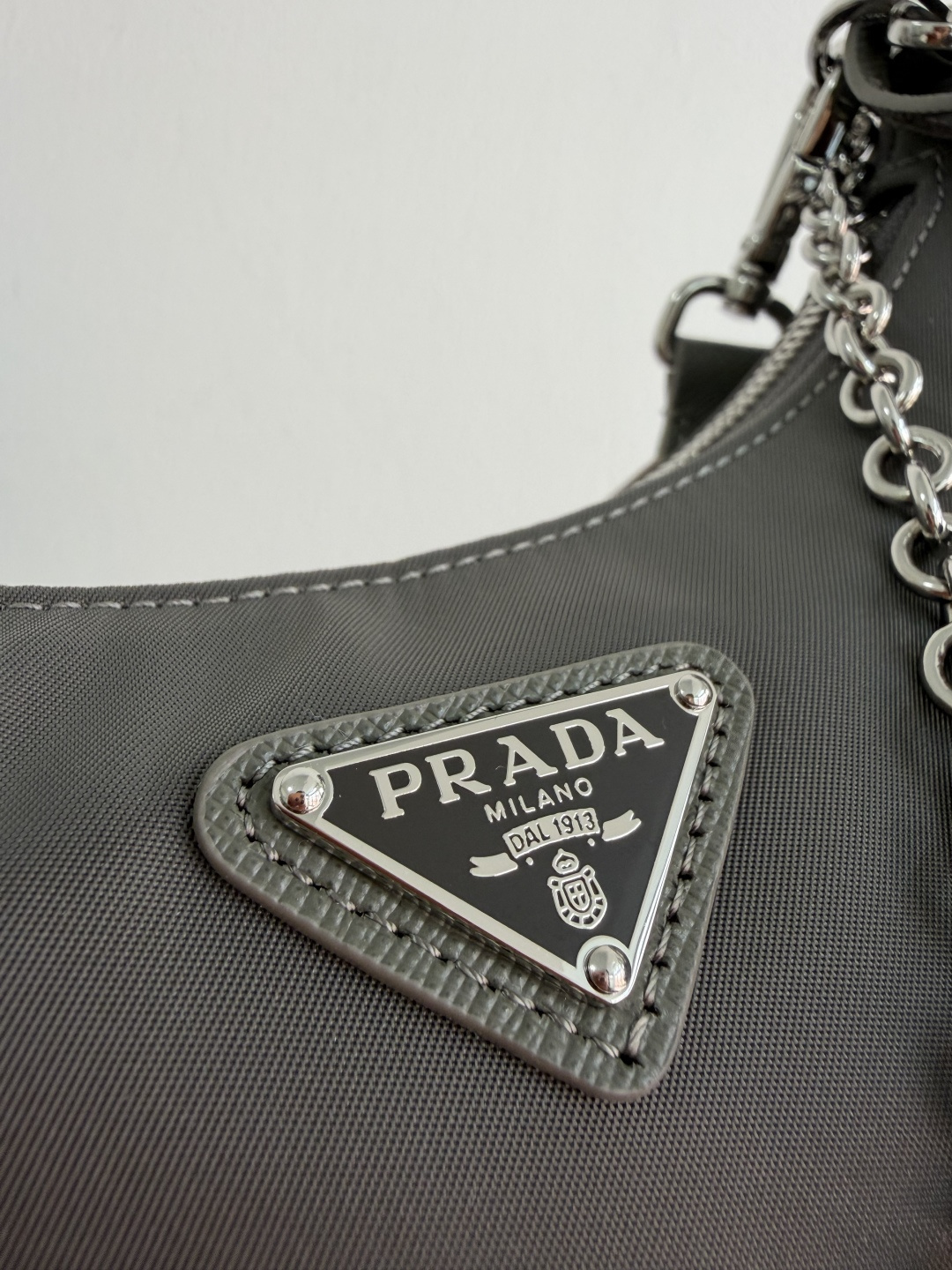 프라다 프라다 2005 리에디션 리나일론 숄더백 레플리카 5번 이미지 - Bag | 세미샵 레플리카 사이트