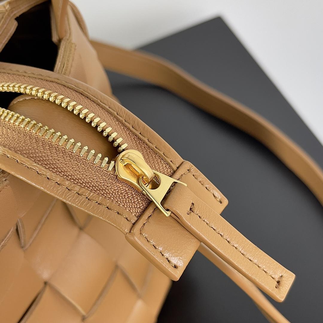 Bottega Veneta Bottega Veneta Bowling Cassette Tote 레플리카 14번 이미지 - Bag | 세미샵 레플리카 사이트