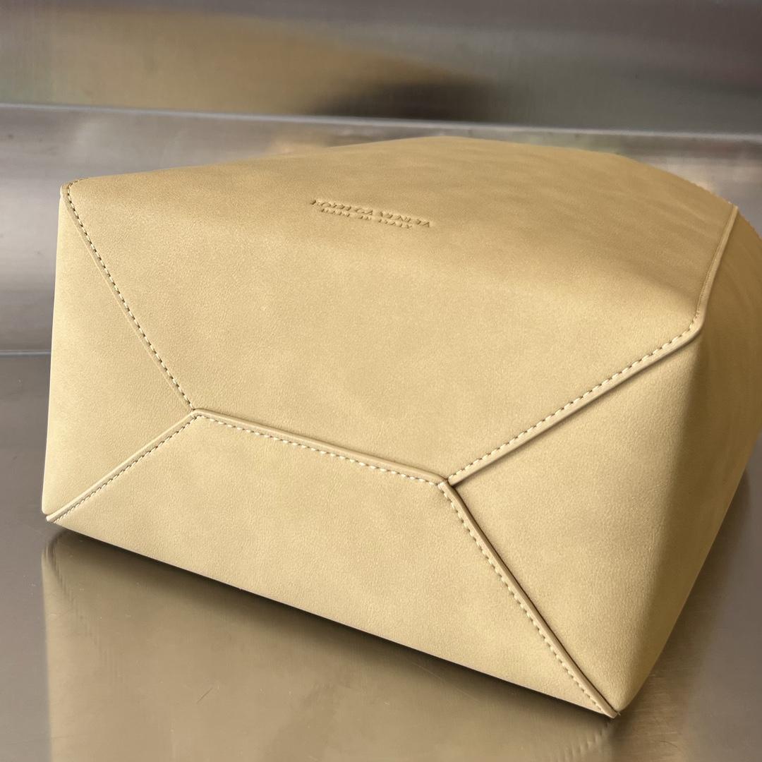 Bottega Veneta Brown Bag - 상세 이미지