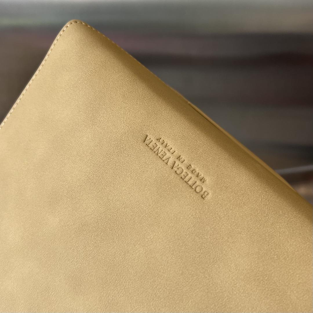 Bottega Veneta Brown Bag - 상세 이미지