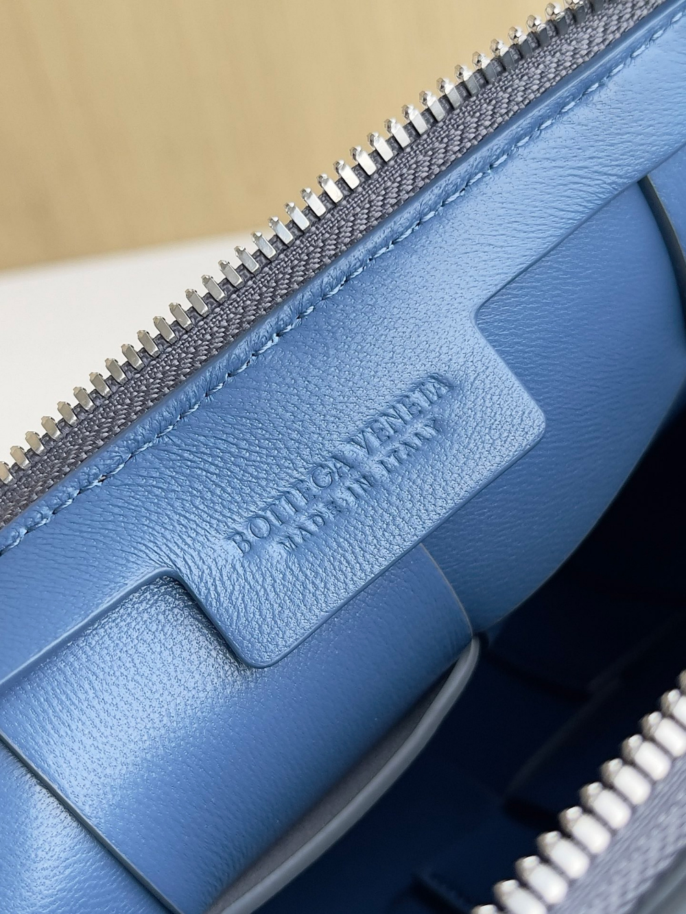 Bottega Veneta Cassette Camera Bag - 상세 이미지