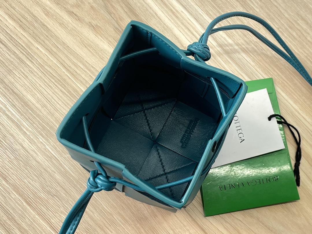 Bottega Veneta Bottega Veneta Cassette Crossbody Bucket 레플리카 7번 이미지 - Bag | 세미샵 레플리카 사이트