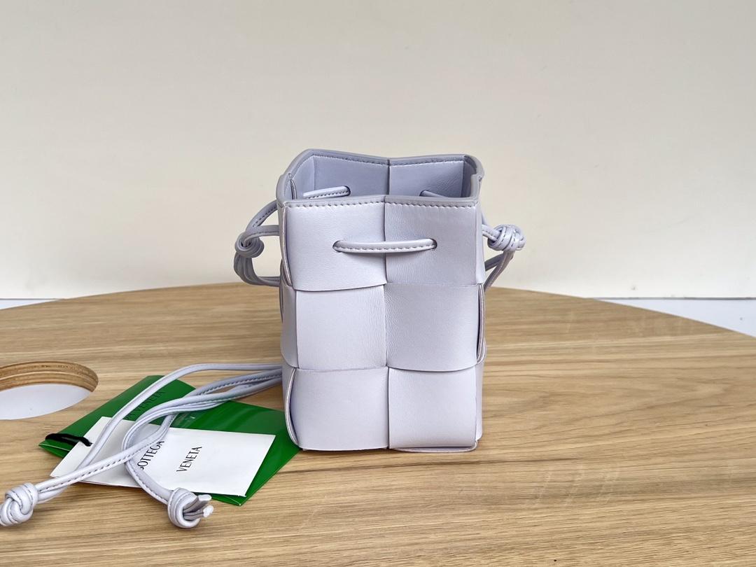 Bottega Veneta Bottega Veneta Cassette Crossbody Bucket 레플리카 9번 이미지 - Bag | 세미샵 레플리카 사이트