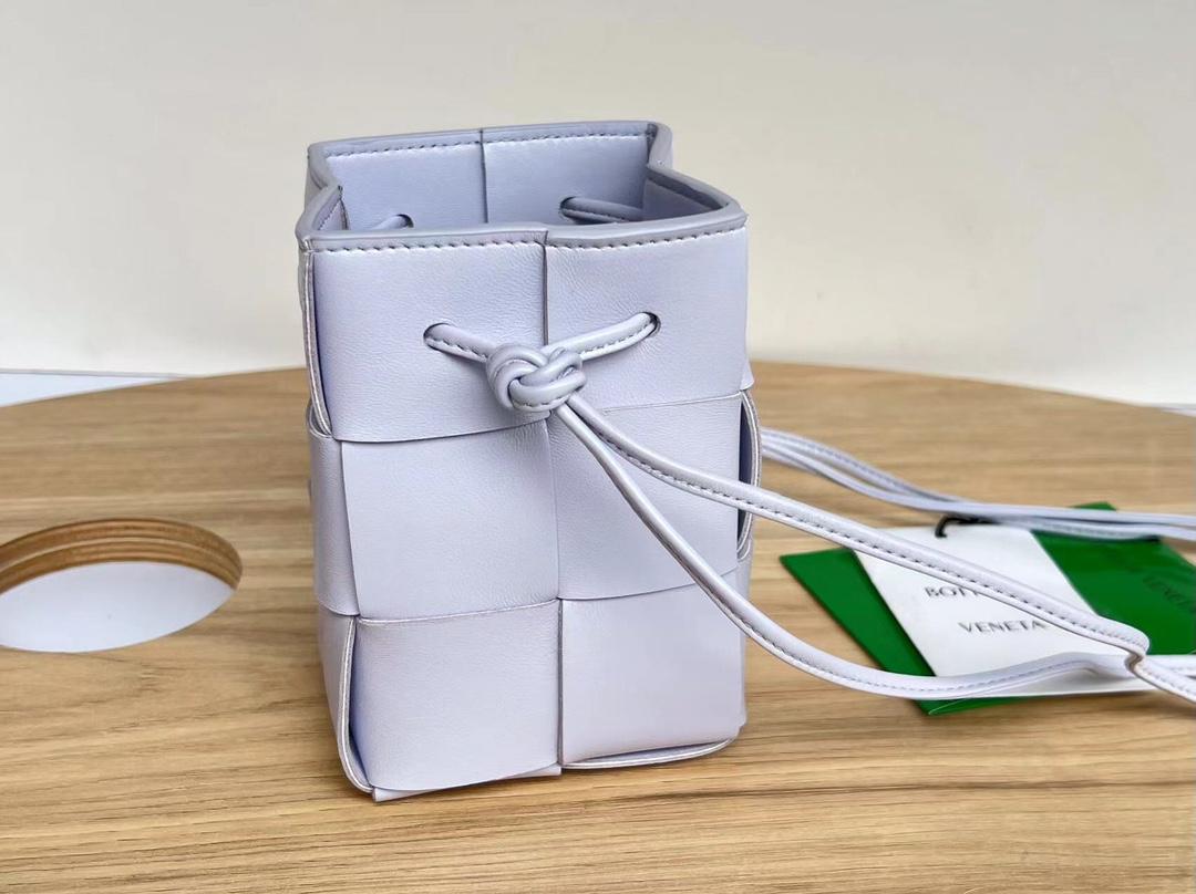 Bottega Veneta Bottega Veneta Cassette Crossbody Bucket 레플리카 10번 이미지 - Bag | 세미샵 레플리카 사이트