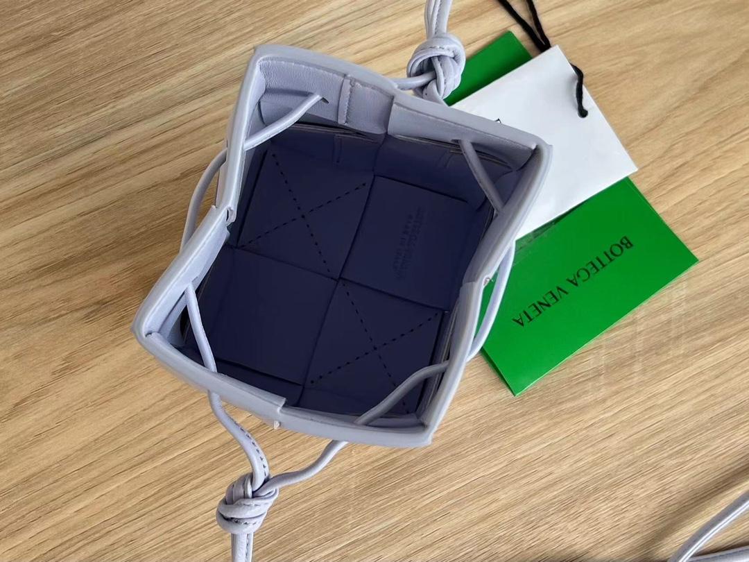 Bottega Veneta Bottega Veneta Cassette Crossbody Bucket 레플리카 14번 이미지 - Bag | 세미샵 레플리카 사이트