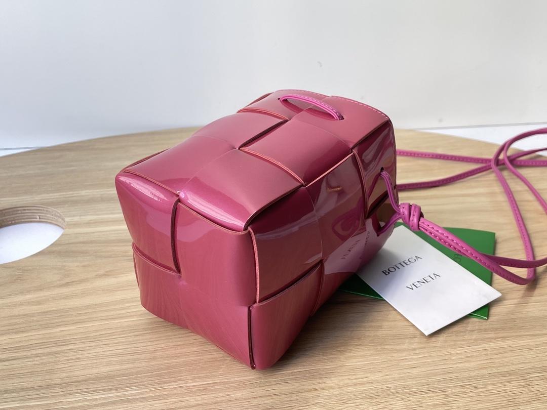 Bottega Veneta Bottega Veneta Cassette Crossbody Bucket 레플리카 19번 이미지 - Bag | 세미샵 레플리카 사이트