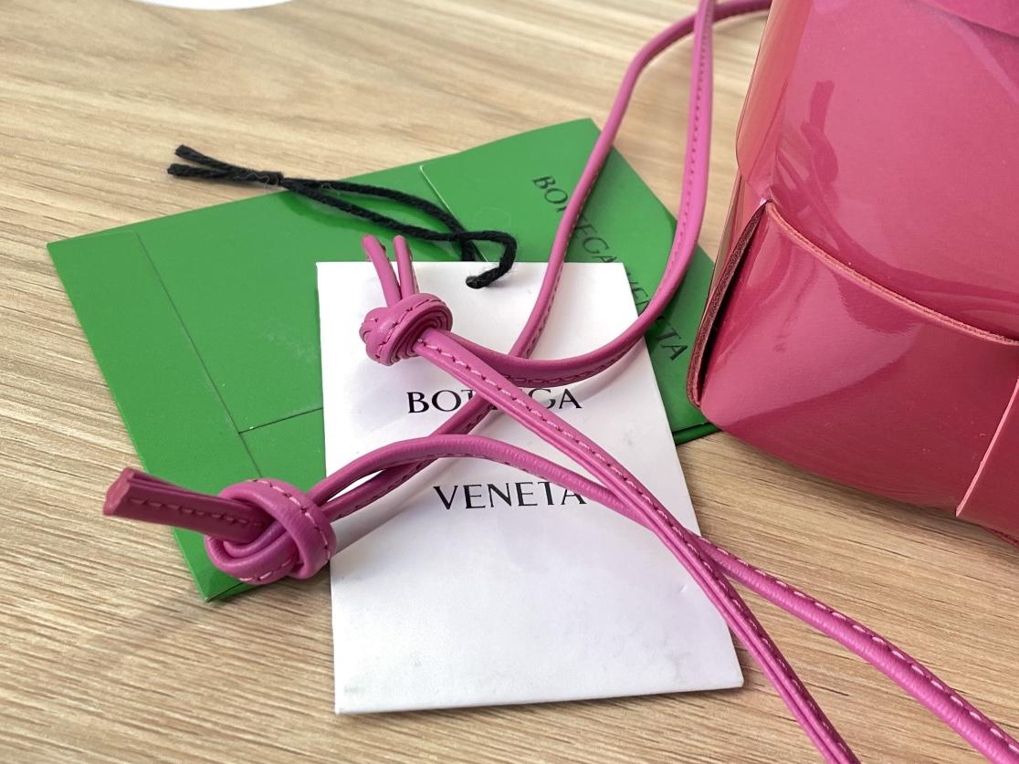 Bottega Veneta Bottega Veneta Cassette Crossbody Bucket 레플리카 20번 이미지 - Bag | 세미샵 레플리카 사이트