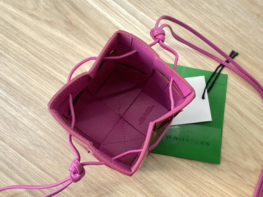 Bottega Veneta Bottega Veneta Cassette Crossbody Bucket 레플리카 22번 이미지 - Bag | 세미샵 레플리카 사이트