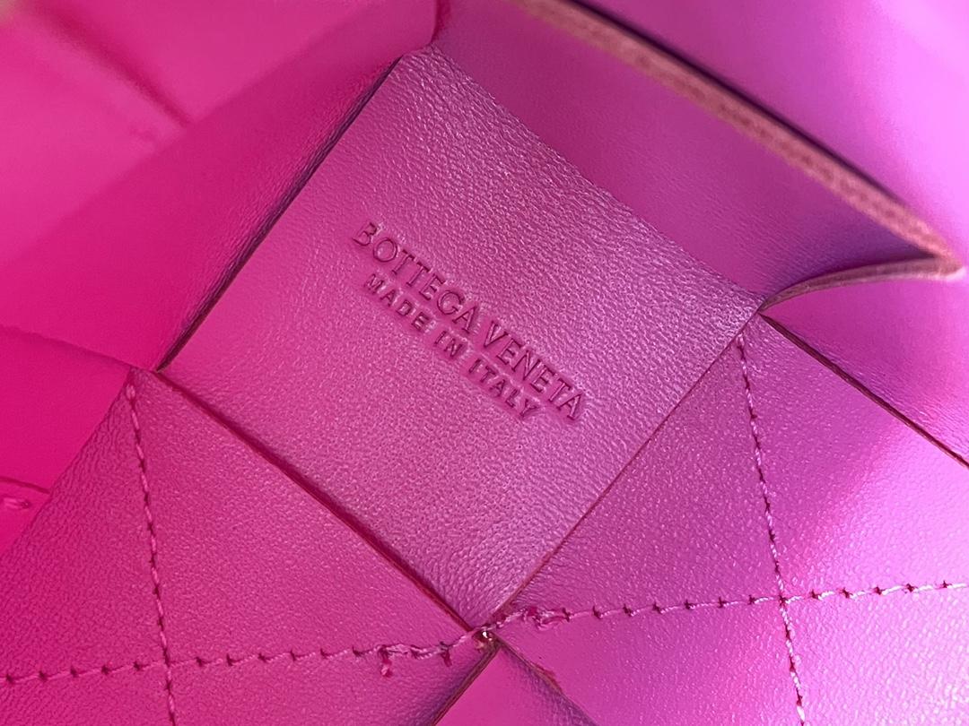 Bottega Veneta Bottega Veneta Cassette Crossbody Bucket 레플리카 23번 이미지 - Bag | 세미샵 레플리카 사이트