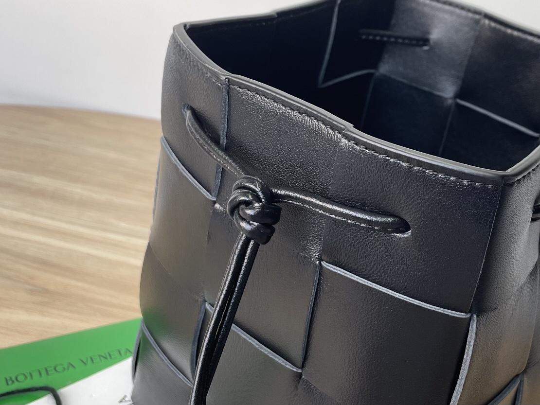 Bottega Veneta Bottega Veneta Cassette Crossbody Bucket 레플리카 26번 이미지 - Bag | 세미샵 레플리카 사이트