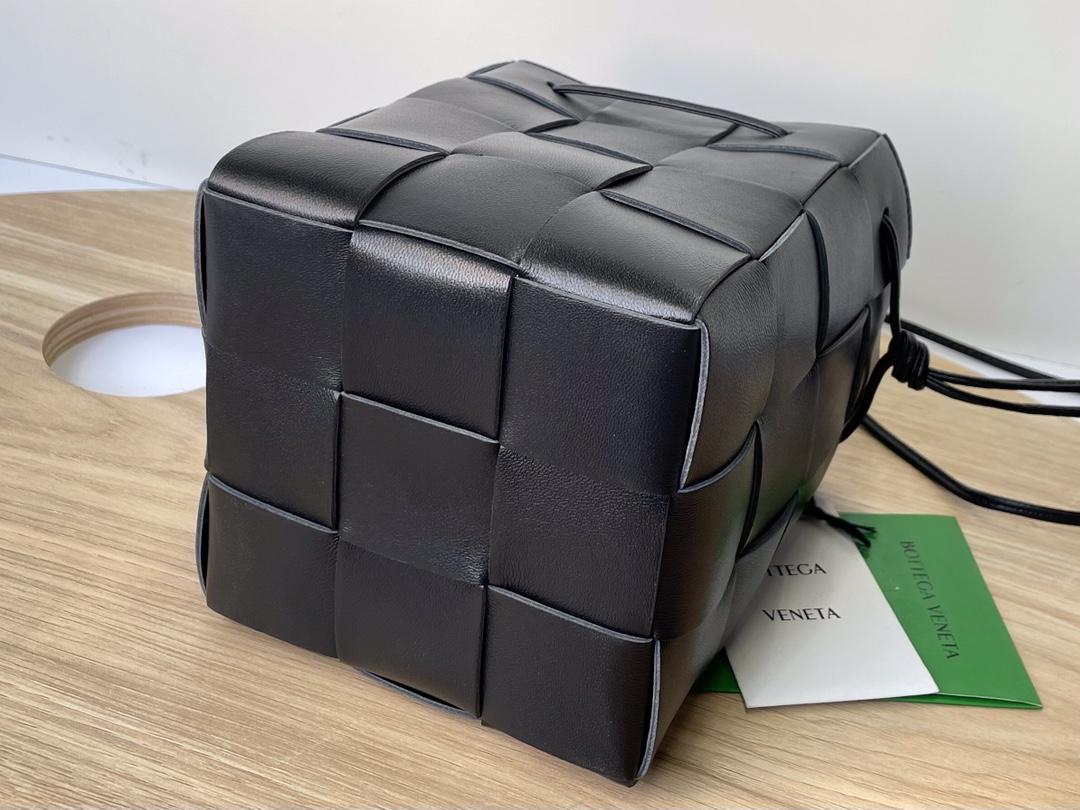Bottega Veneta Bottega Veneta Cassette Crossbody Bucket 레플리카 27번 이미지 - Bag | 세미샵 레플리카 사이트