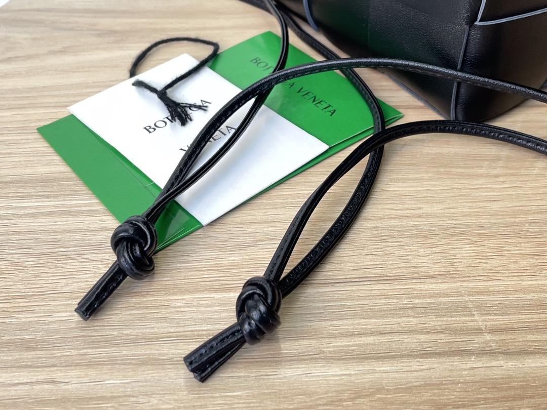 Bottega Veneta Bottega Veneta Cassette Crossbody Bucket 레플리카 28번 이미지 - Bag | 세미샵 레플리카 사이트