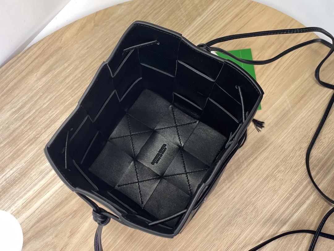 Bottega Veneta Bottega Veneta Cassette Crossbody Bucket 레플리카 29번 이미지 - Bag | 세미샵 레플리카 사이트