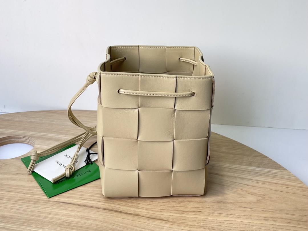 Bottega Veneta Bottega Veneta Cassette Crossbody Bucket 레플리카 31번 이미지 - Bag | 세미샵 레플리카 사이트