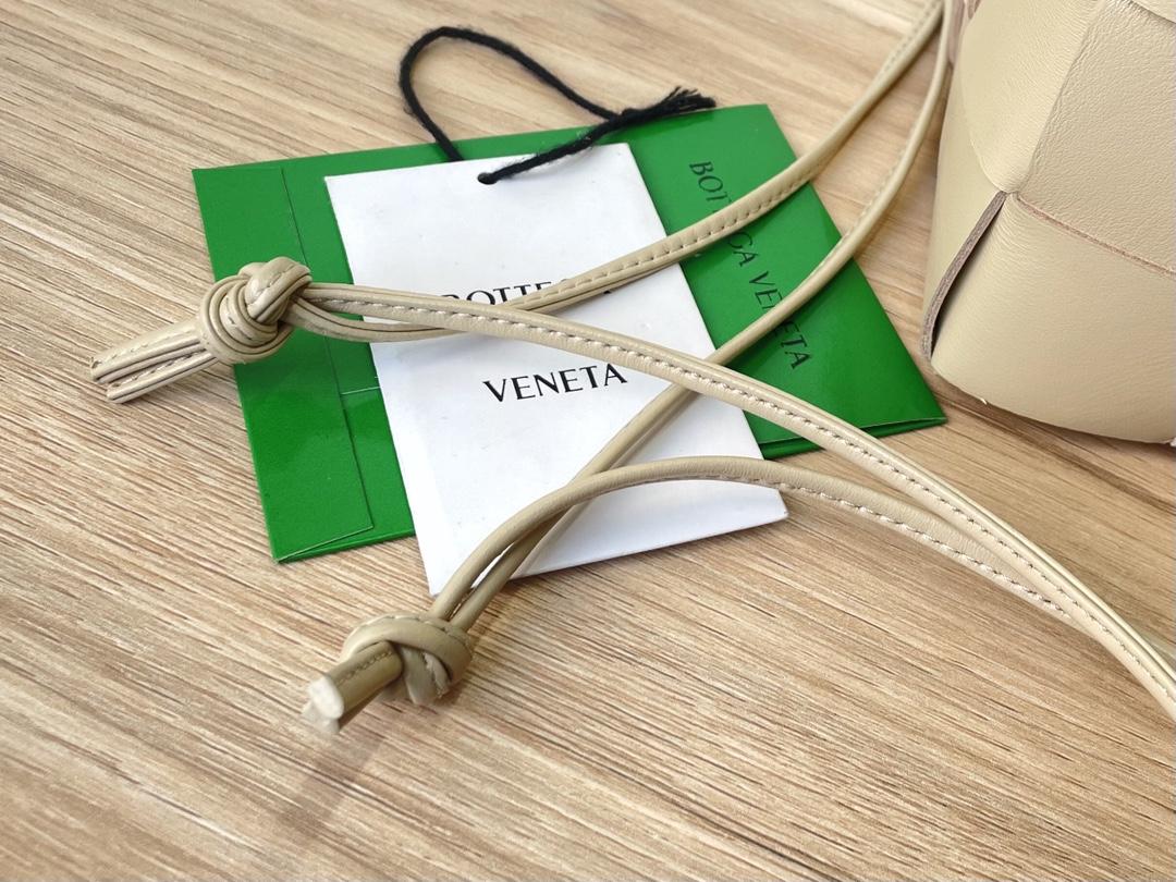 Bottega Veneta Bottega Veneta Cassette Crossbody Bucket 레플리카 35번 이미지 - Bag | 세미샵 레플리카 사이트