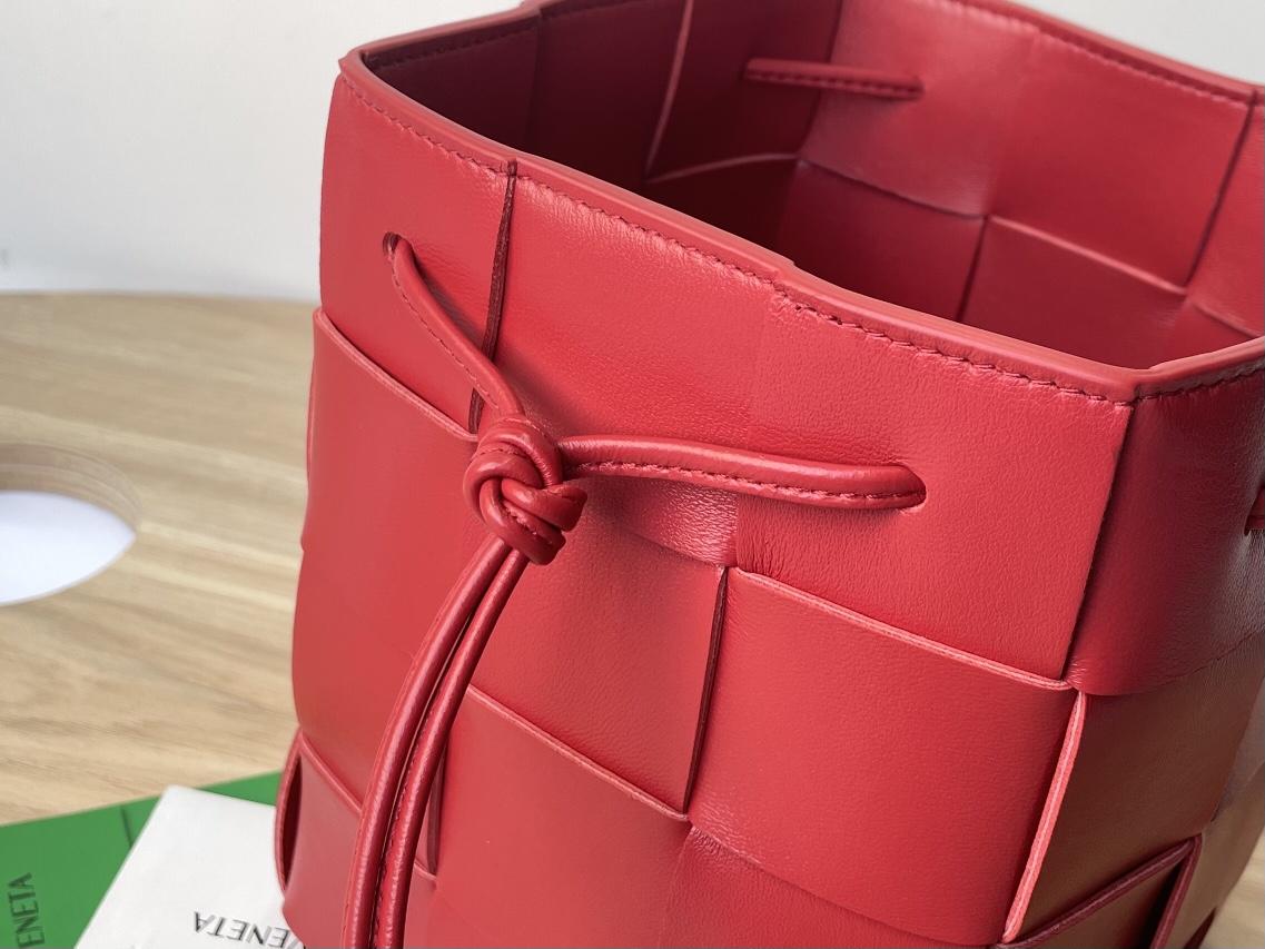 Bottega Veneta Bottega Veneta Cassette Crossbody Bucket 레플리카 40번 이미지 - Bag | 세미샵 레플리카 사이트