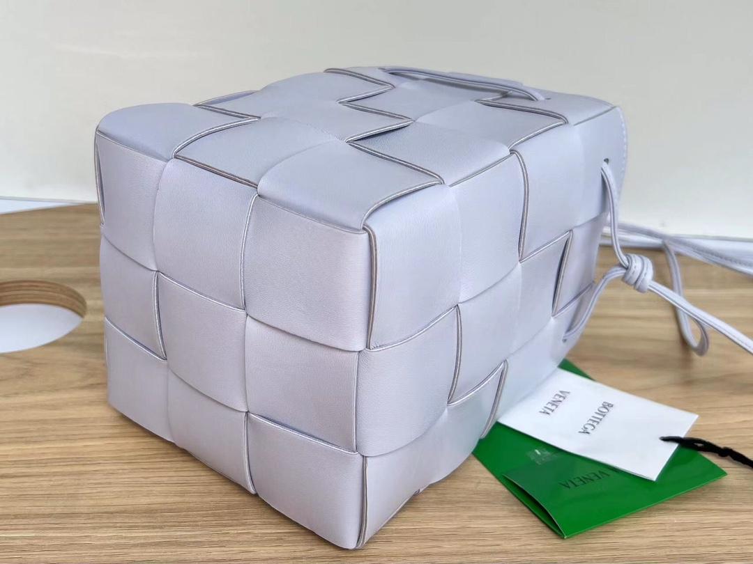 Bottega Veneta Bottega Veneta Cassette Crossbody Bucket 레플리카 47번 이미지 - Bag | 세미샵 레플리카 사이트