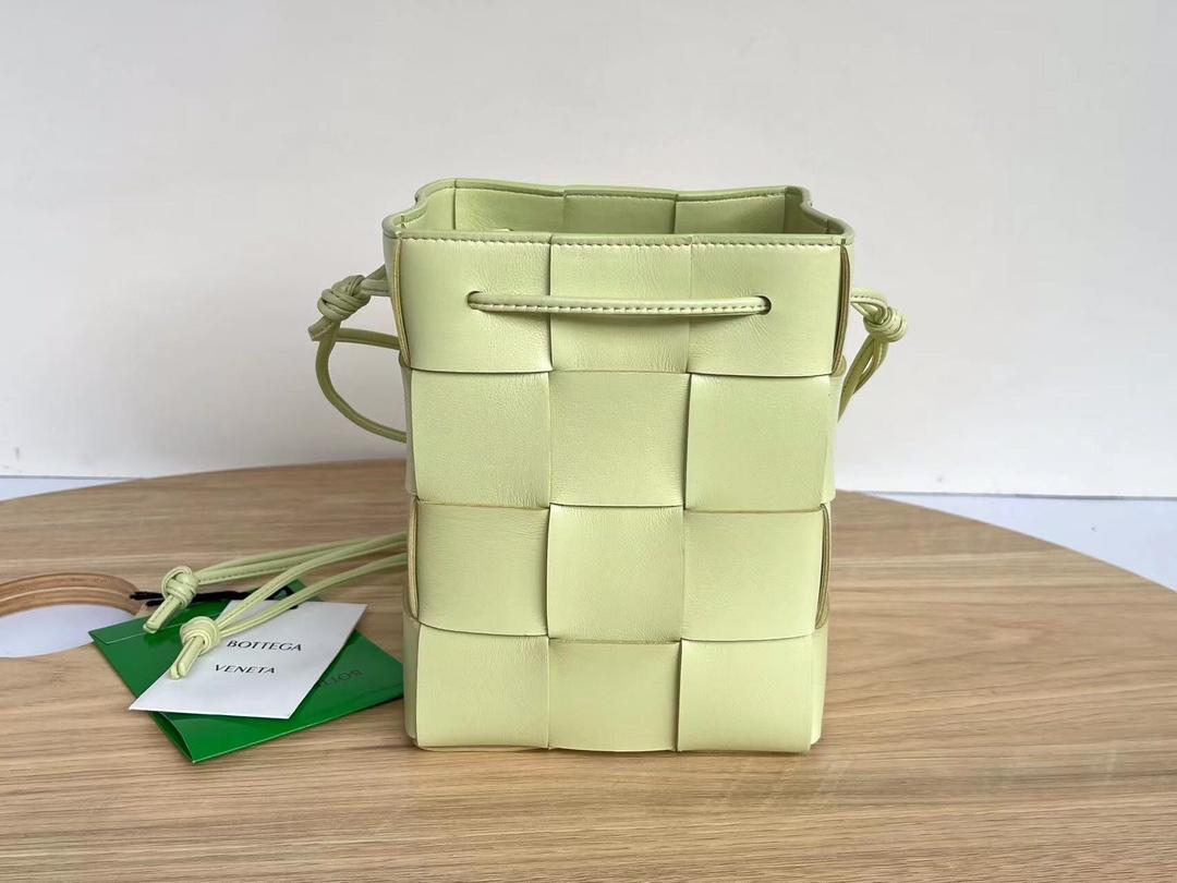 Bottega Veneta Bottega Veneta Cassette Crossbody Bucket 레플리카 52번 이미지 - Bag | 세미샵 레플리카 사이트