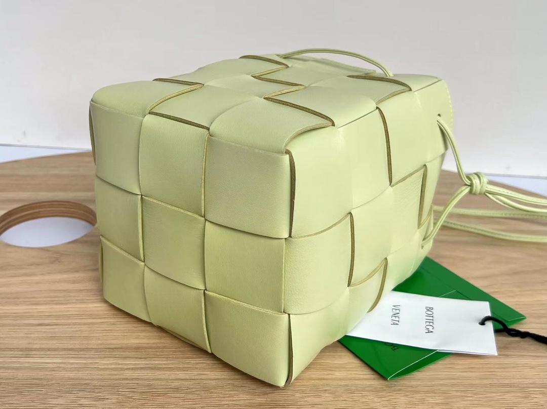 Bottega Veneta Bottega Veneta Cassette Crossbody Bucket 레플리카 54번 이미지 - Bag | 세미샵 레플리카 사이트