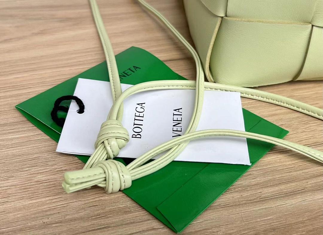 Bottega Veneta Bottega Veneta Cassette Crossbody Bucket 레플리카 56번 이미지 - Bag | 세미샵 레플리카 사이트