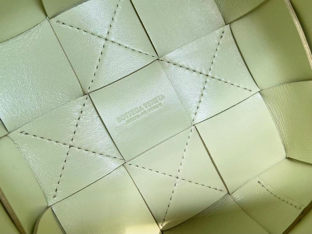 Bottega Veneta Bottega Veneta Cassette Crossbody Bucket 레플리카 58번 이미지 - Bag | 세미샵 레플리카 사이트