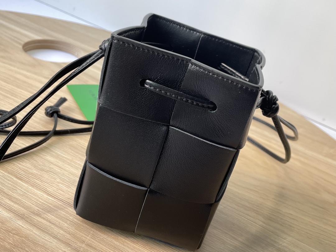 Bottega Veneta Bottega Veneta Cassette Crossbody Bucket 레플리카 60번 이미지 - Bag | 세미샵 레플리카 사이트