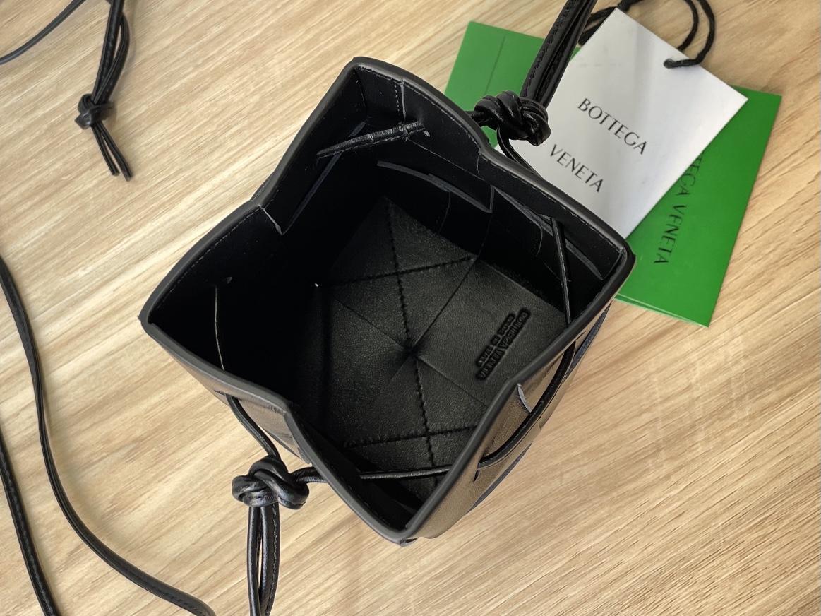 Bottega Veneta Bottega Veneta Cassette Crossbody Bucket 레플리카 66번 이미지 - Bag | 세미샵 레플리카 사이트