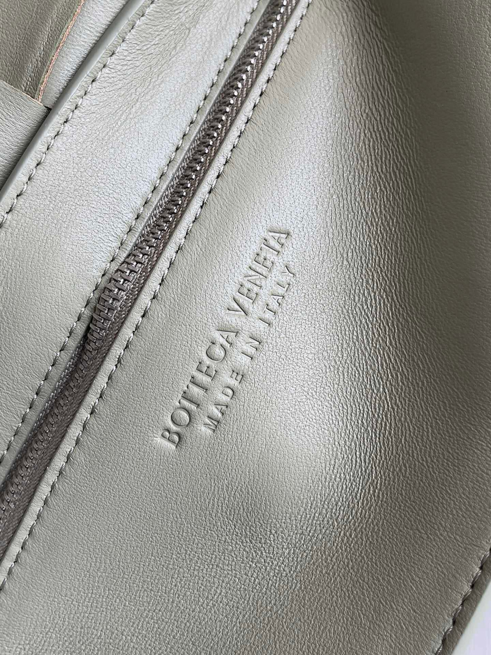 Bottega Veneta Bottega Veneta Cassette With Versatile Strap 레플리카 8번 이미지 - Bag | 세미샵 레플리카 사이트