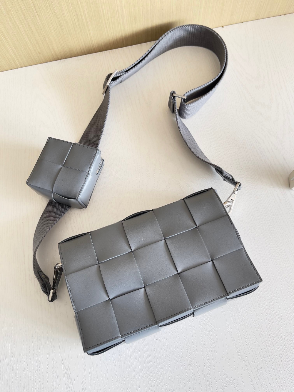Bottega Veneta Bottega Veneta Cassette With Versatile Strap 레플리카 5번 이미지 - Bag | 세미샵 레플리카 사이트