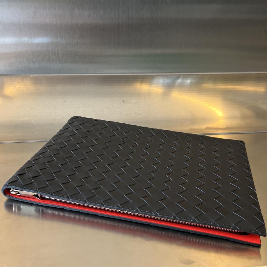 Bottega Veneta Bottega Veneta Intrecciato Half Zip Pouch 레플리카 3번 이미지 - Bag | 세미샵 레플리카 사이트