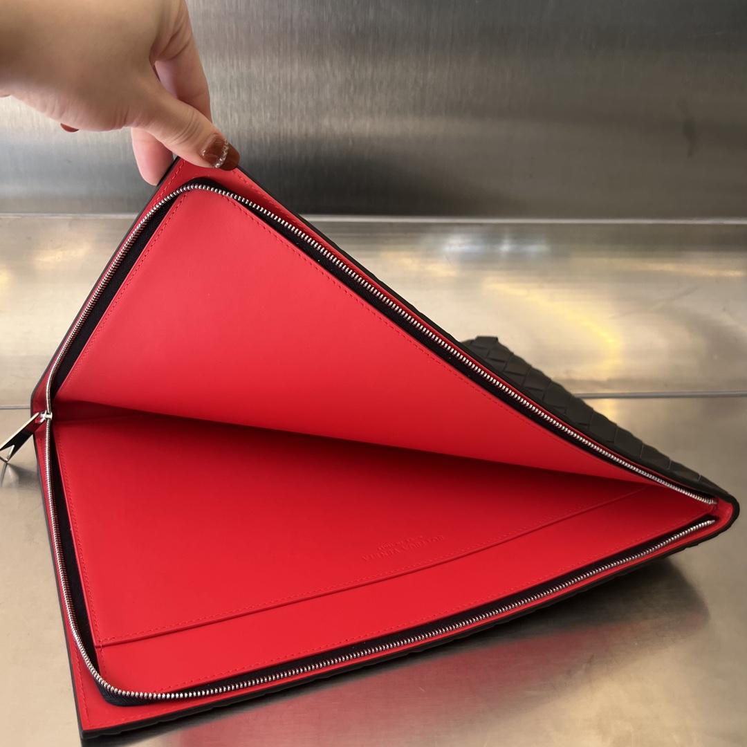 Bottega Veneta Bottega Veneta Intrecciato Half Zip Pouch 레플리카 4번 이미지 - Bag | 세미샵 레플리카 사이트