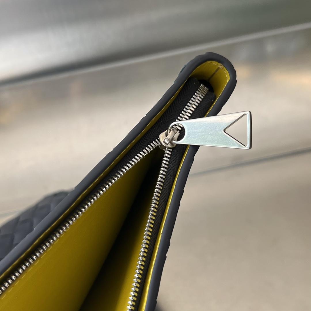 Bottega Veneta Bottega Veneta Intrecciato Half Zip Pouch 레플리카 8번 이미지 - Bag | 세미샵 레플리카 사이트