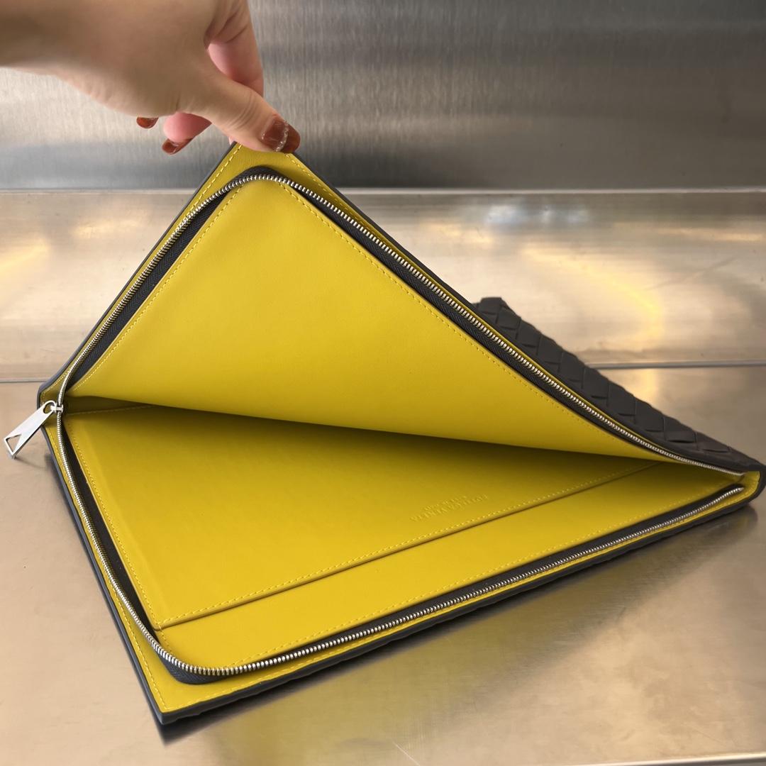 Bottega Veneta Bottega Veneta Intrecciato Half Zip Pouch 레플리카 9번 이미지 - Bag | 세미샵 레플리카 사이트