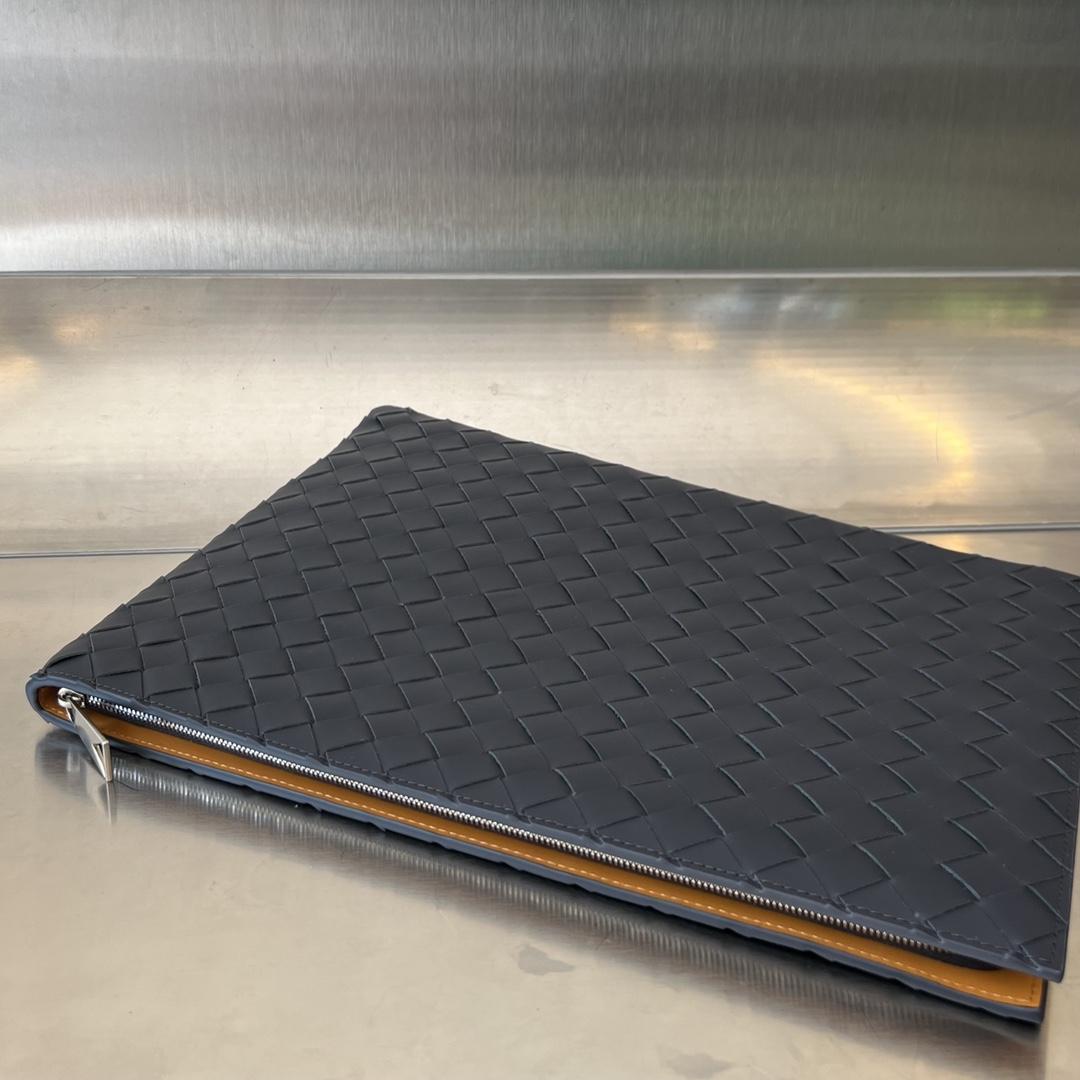 Bottega Veneta Bottega Veneta Intrecciato Half Zip Pouch 레플리카 12번 이미지 - Bag | 세미샵 레플리카 사이트