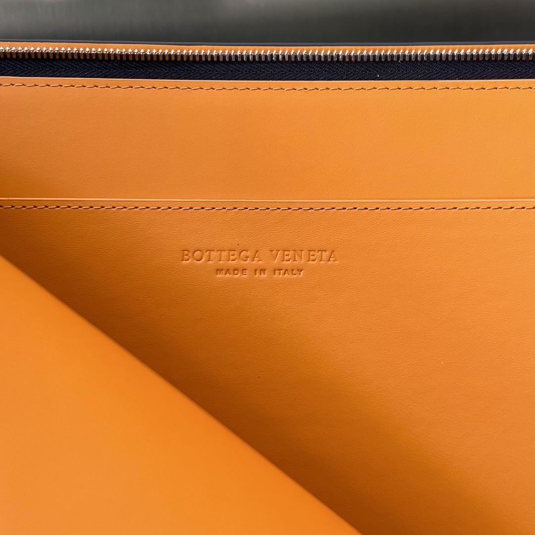 Bottega Veneta Bottega Veneta Intrecciato Half Zip Pouch 레플리카 14번 이미지 - Bag | 세미샵 레플리카 사이트