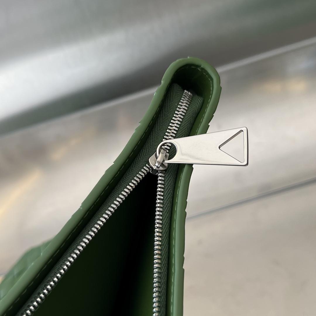 Bottega Veneta Bottega Veneta Intrecciato Half Zip Pouch 레플리카 39번 이미지 - Bag | 세미샵 레플리카 사이트