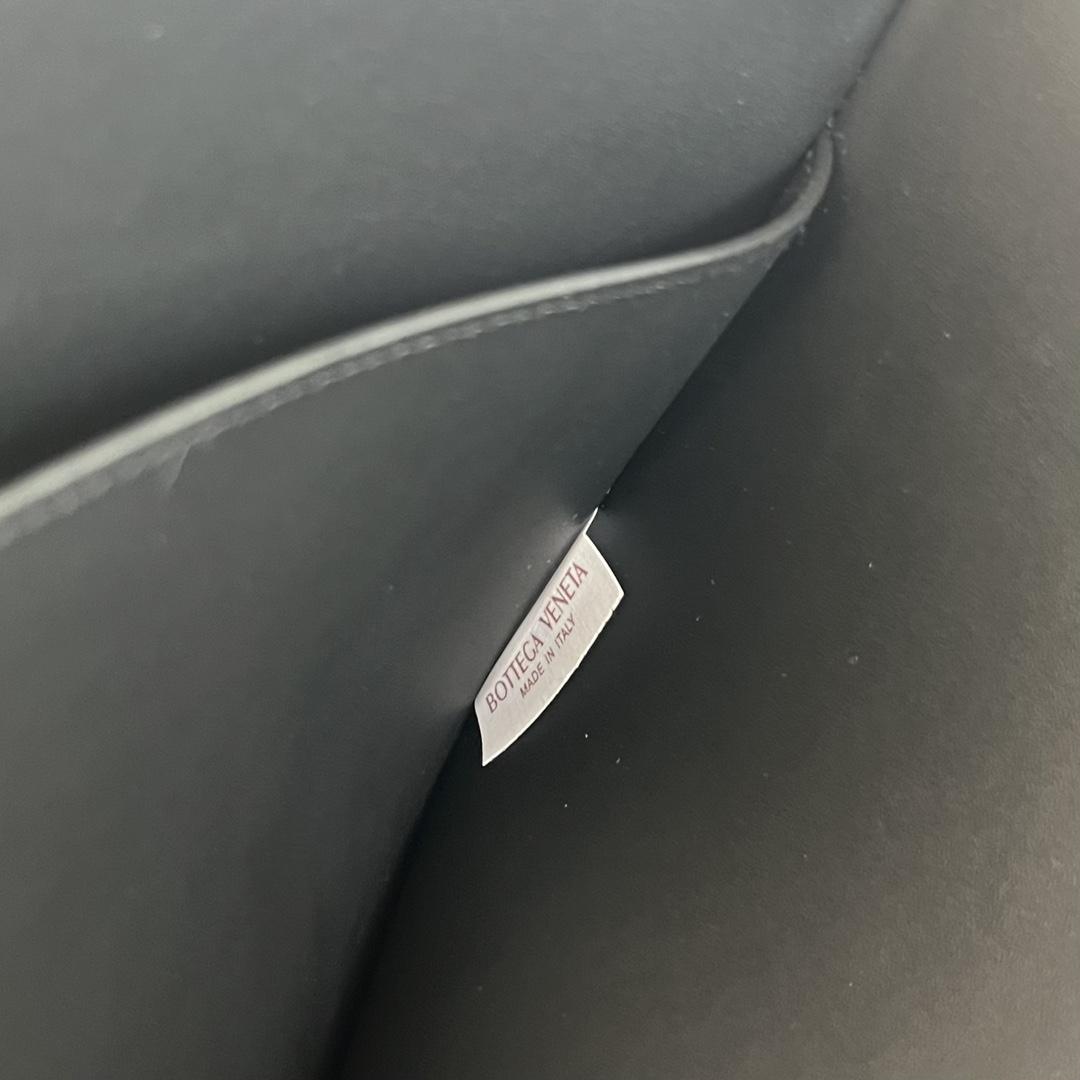 Bottega Veneta Bottega Veneta Intrecciato Half Zip Pouch 레플리카 45번 이미지 - Bag | 세미샵 레플리카 사이트