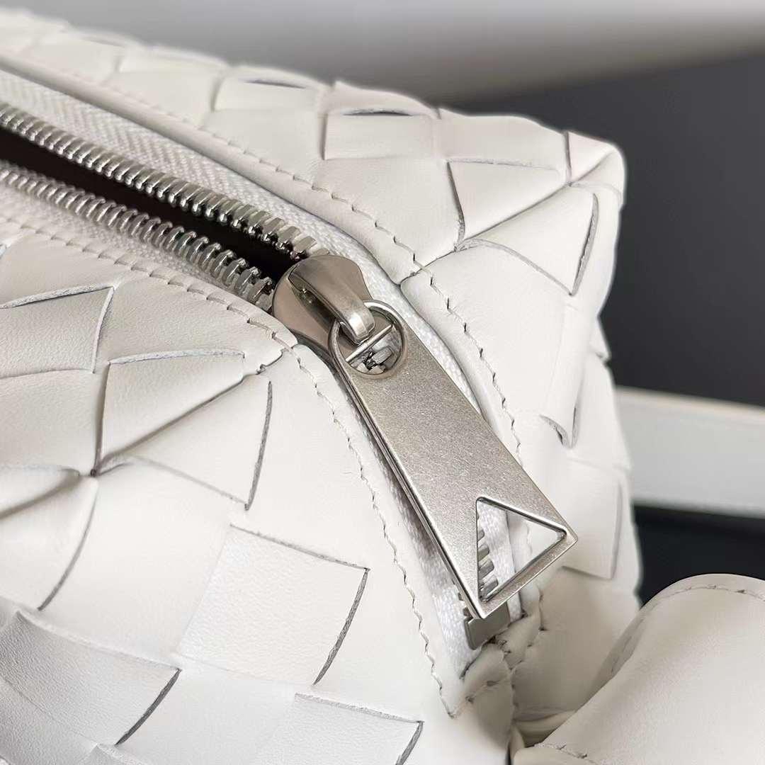 Bottega Veneta Intrecciato Loop Camera - 상세 이미지