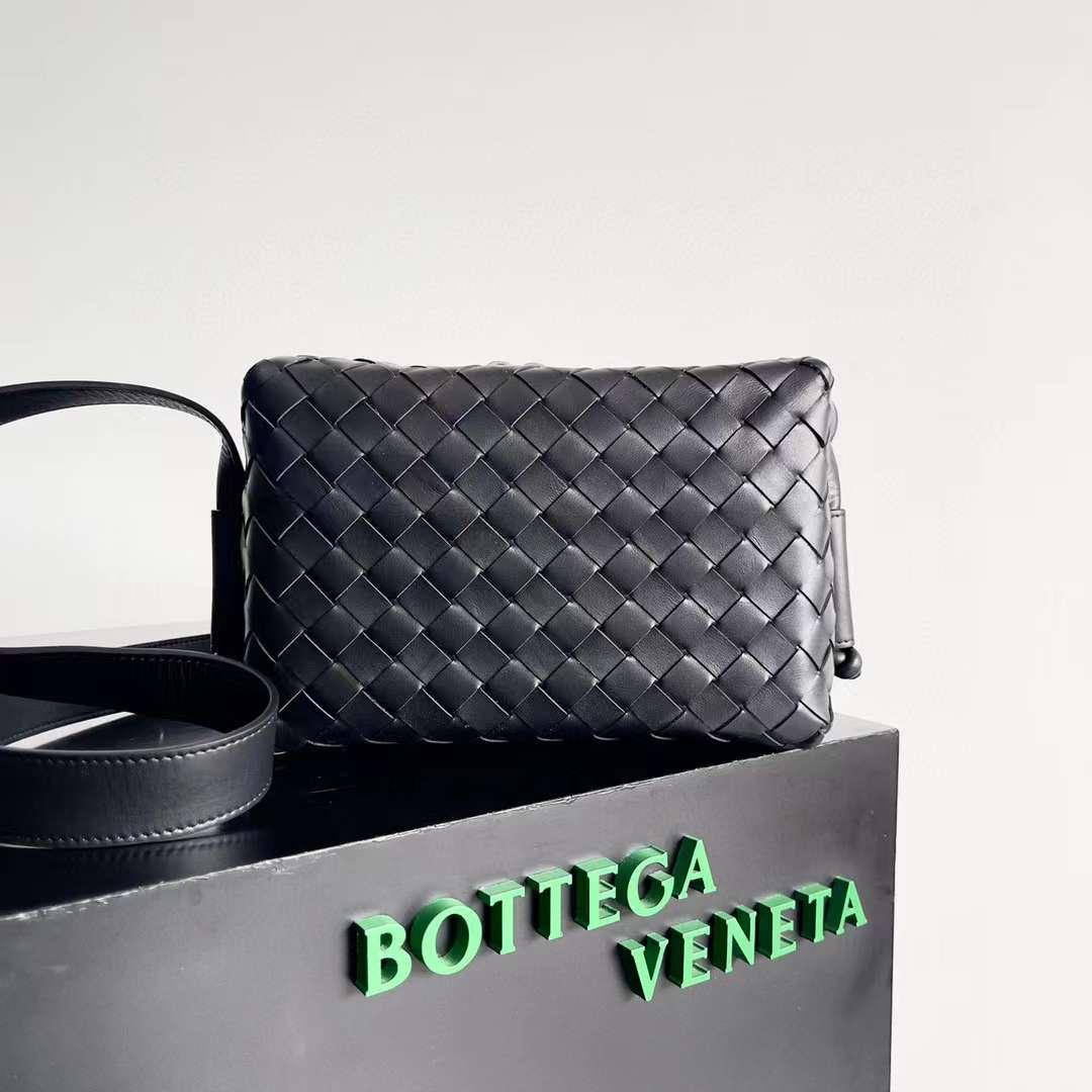 Bottega Veneta Intrecciato Loop Camera - 상세 이미지