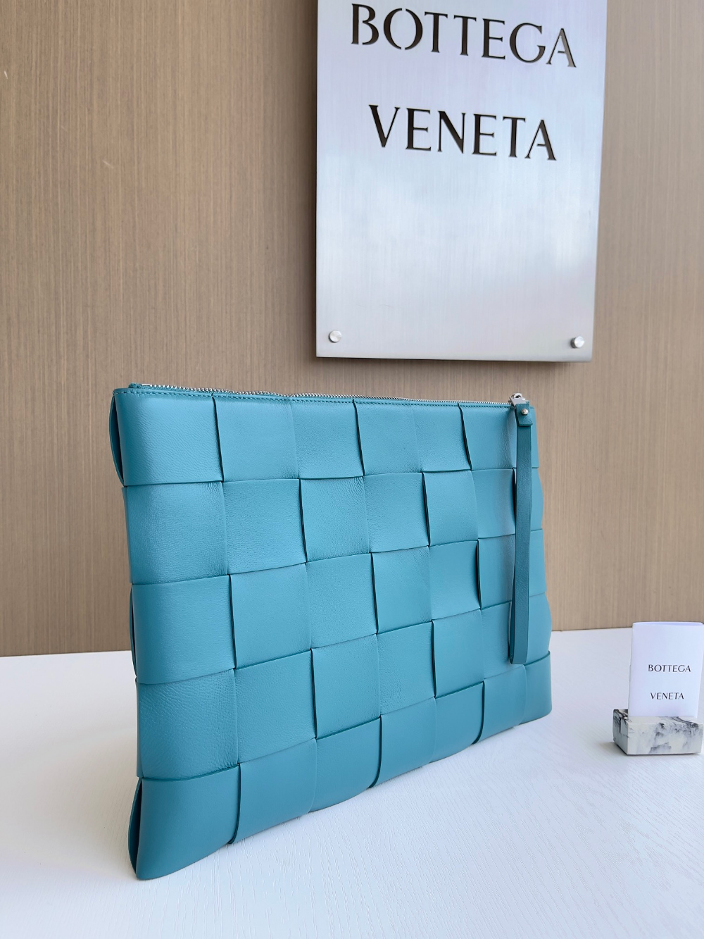 Bottega Veneta Large Cassette Pouch - 상세 이미지