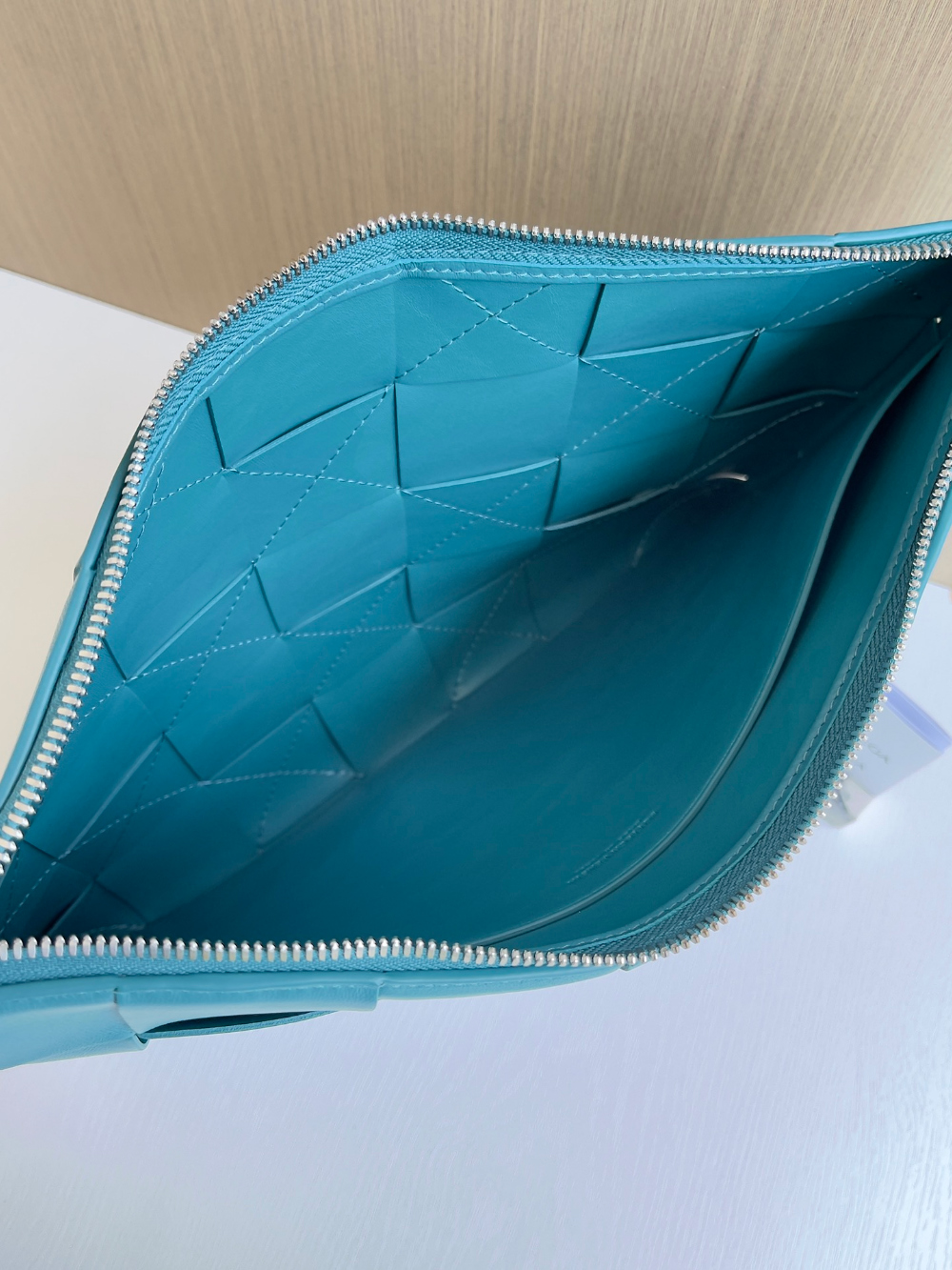 Bottega Veneta Large Cassette Pouch - 상세 이미지