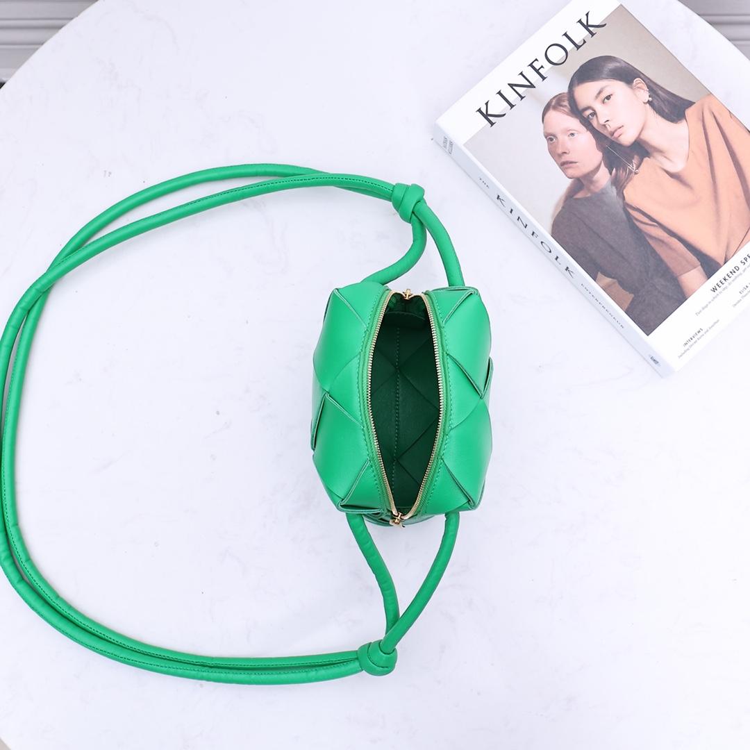 Bottega Veneta Bottega Veneta Mini Cassette Camera Bag 레플리카 6번 이미지 - Bag | 세미샵 레플리카 사이트