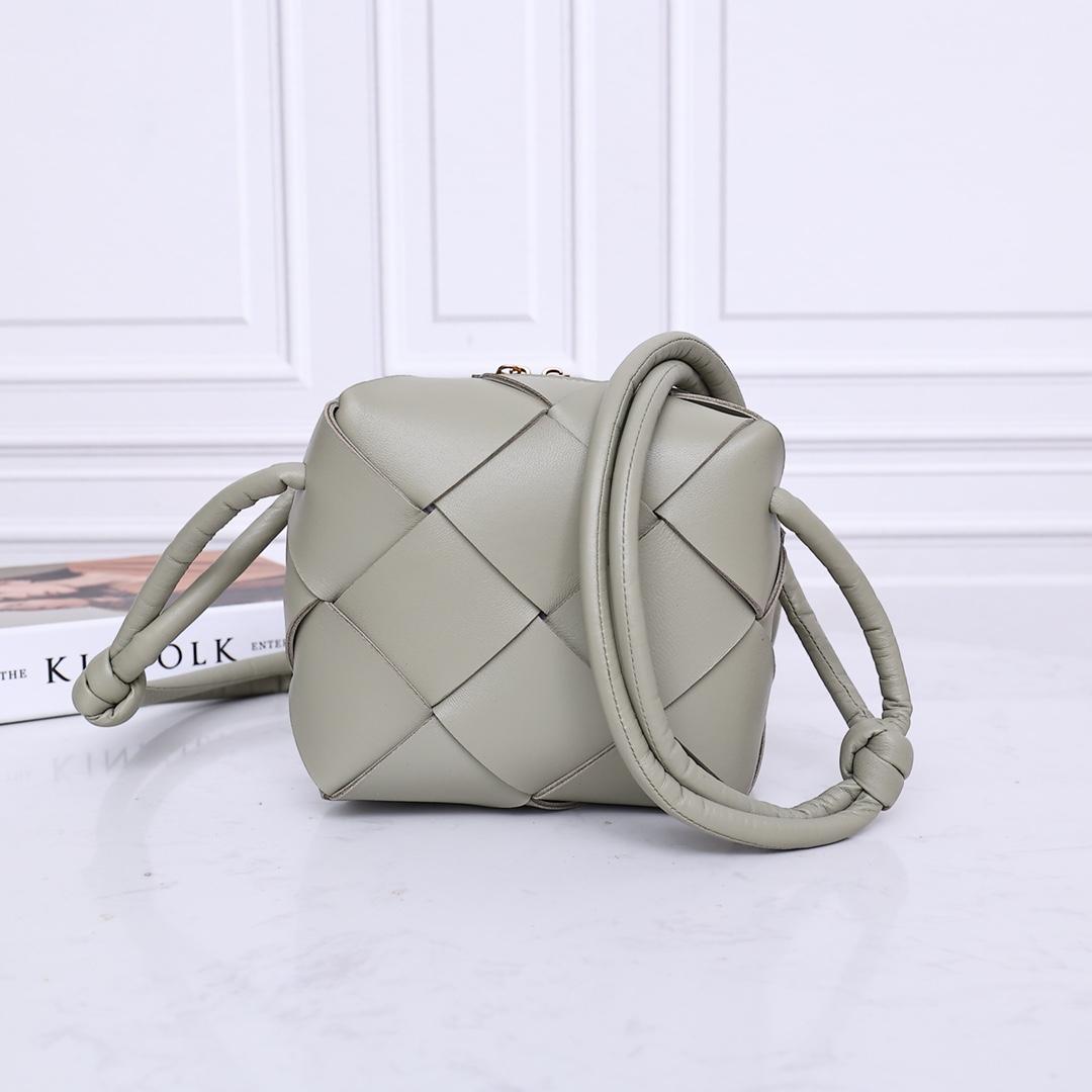 Bottega Veneta Bottega Veneta Mini Cassette Camera Bag 레플리카 17번 이미지 - Bag | 세미샵 레플리카 사이트