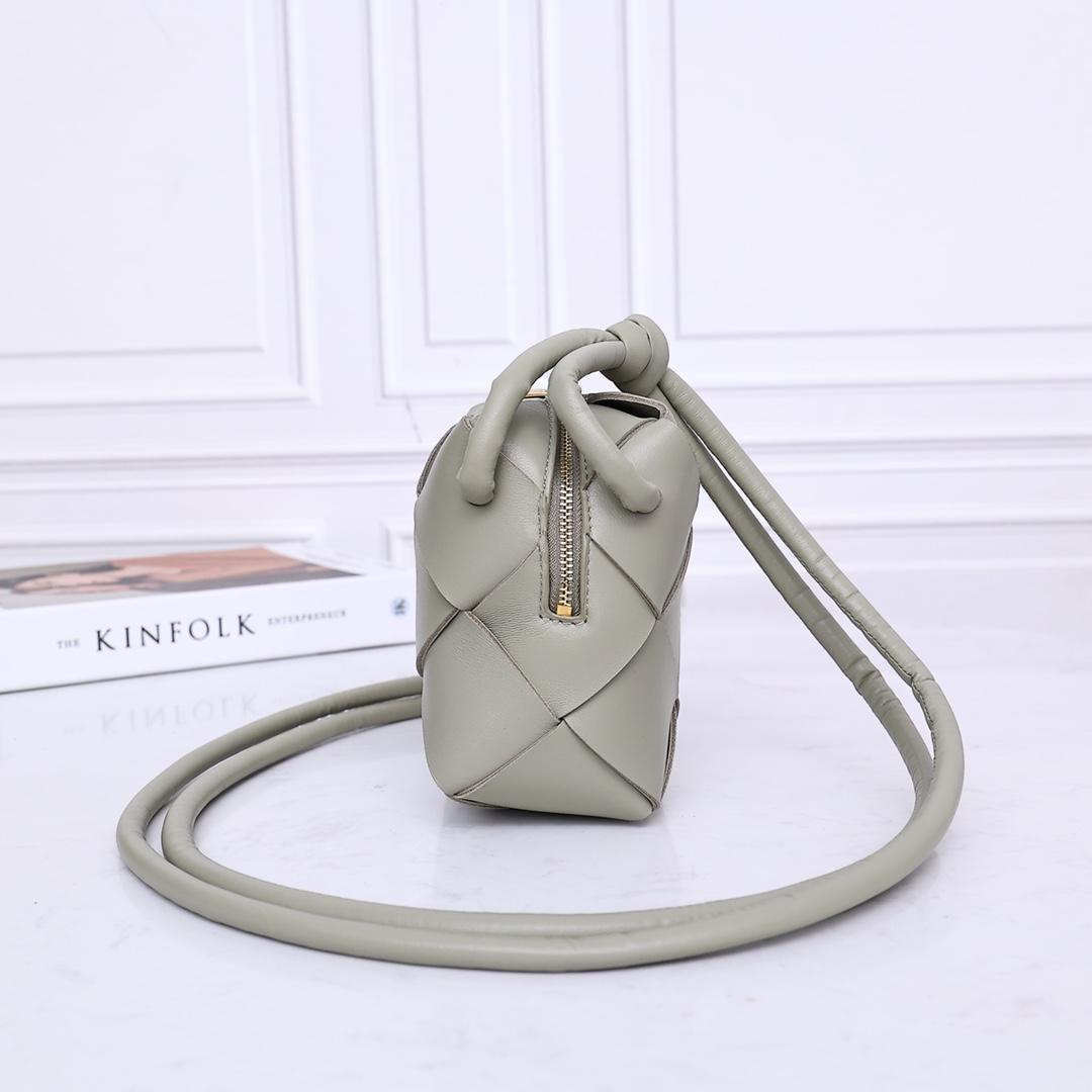 Bottega Veneta Bottega Veneta Mini Cassette Camera Bag 레플리카 18번 이미지 - Bag | 세미샵 레플리카 사이트