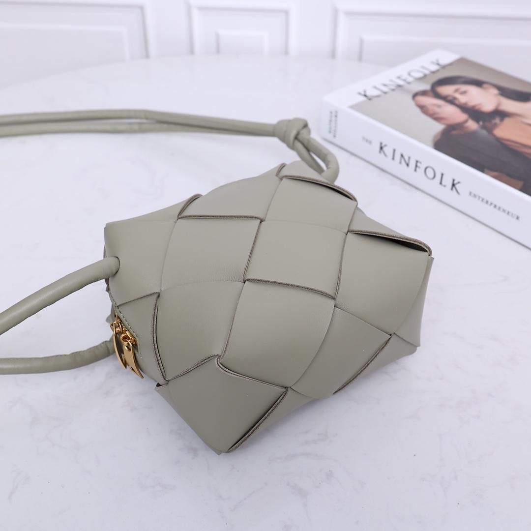 Bottega Veneta Bottega Veneta Mini Cassette Camera Bag 레플리카 19번 이미지 - Bag | 세미샵 레플리카 사이트