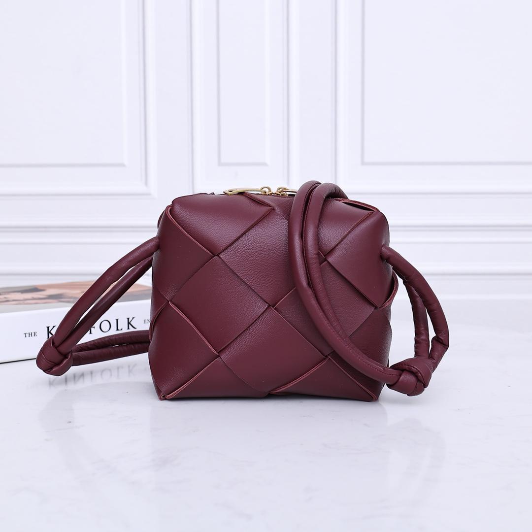 Bottega Veneta Bottega Veneta Mini Cassette Camera Bag 레플리카 33번 이미지 - Bag | 세미샵 레플리카 사이트